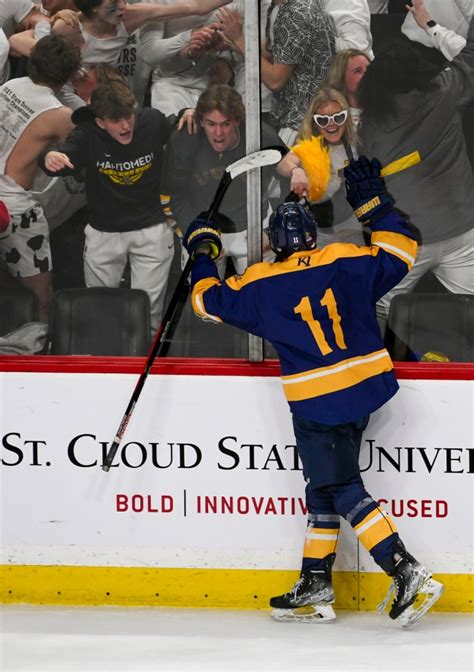 Class A boys state hockey semifinal: Mahtomedi downs Hermantown with last-minute goal